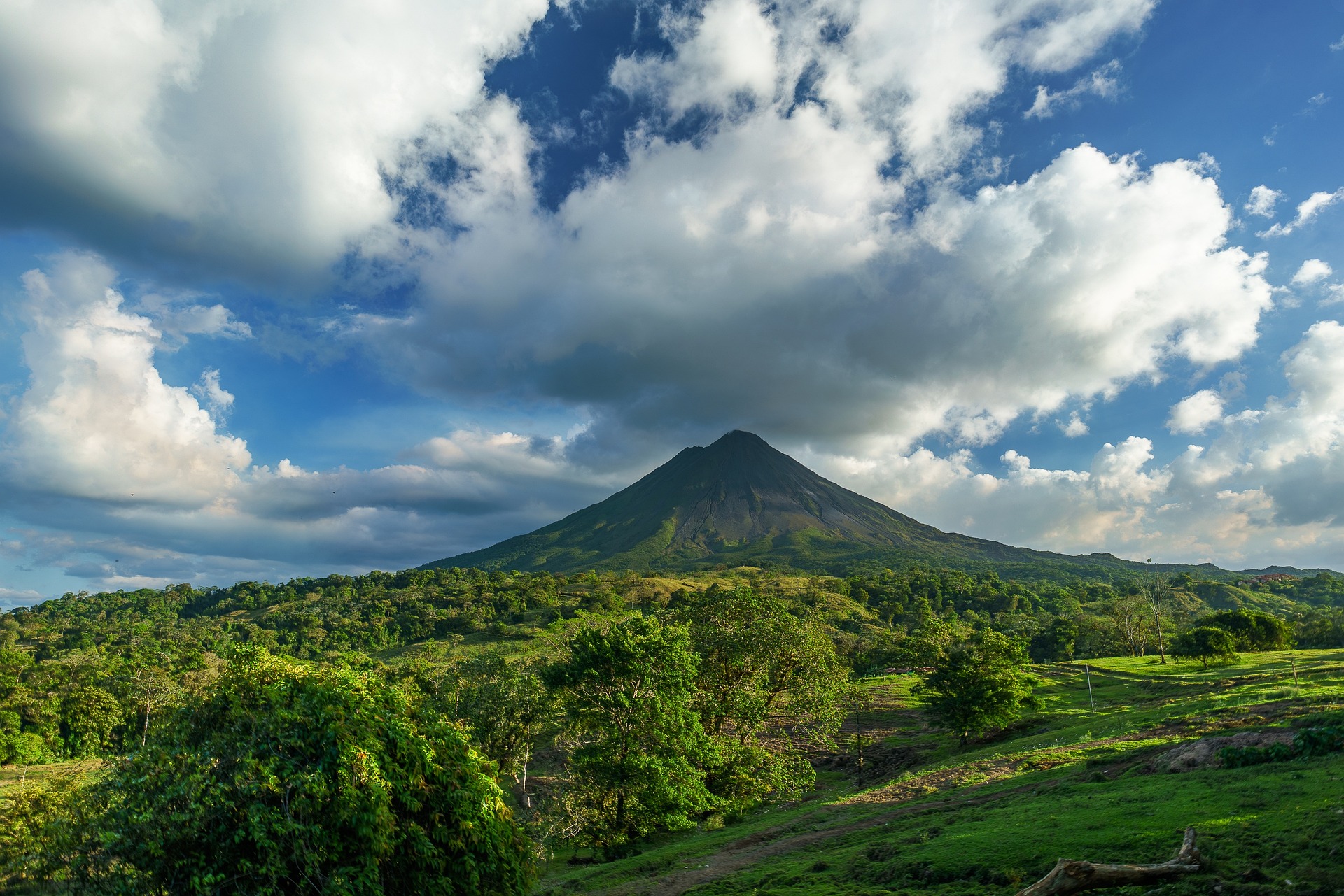 Costa Rica’s Top Resorts: Where Luxury Meets Natural Beauty